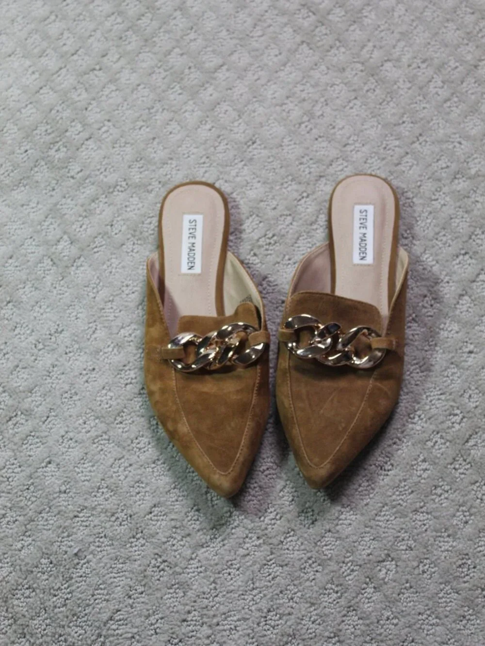 Steve Madden Size 8.5 Tan Pointed Toe Gold Tone Chain Mule Slide